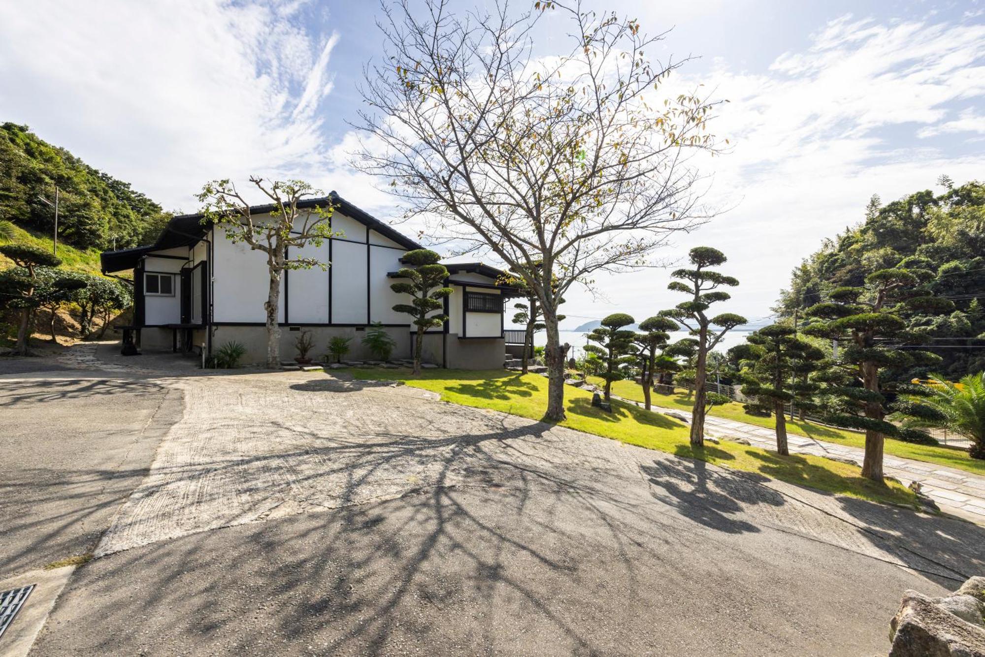 Keiko's Oceanfront Villa: Exclusive Luxury with Panoramic Sea Views Fukuoka  Exterior photo